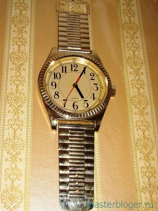 Настенные "золотые" часы из Китая из 90-х